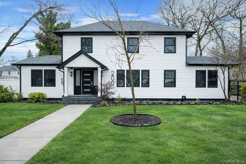 200 Evans Ave, Freeport, NY, 11520-1436 | Card Image