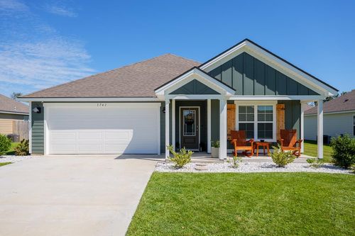 1741 Phillips Cir, Hahira, GA, 31632-1355 | Card Image
