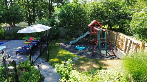 44 Corsa St, Dix Hills, NY, 11746-6624 | Card Image