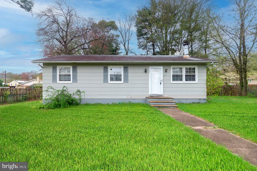 Washington Ave, Clayton, NJ 08312