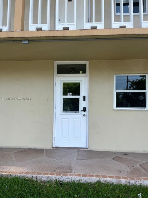 107-620 Ne 12th Ave, Hallandale Beach, FL, 33009-3655 | Card Image