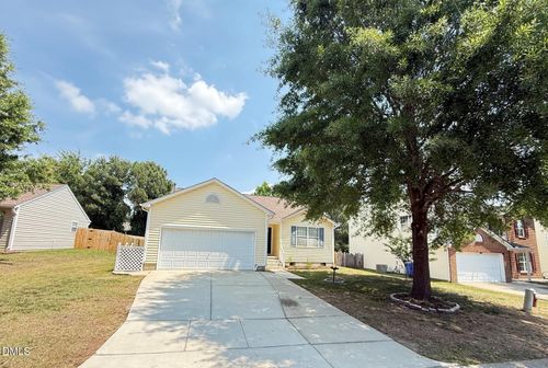 1741 E Honey Springs Ave, Fuquay-Varina, NC, 27526-6933 | Card Image