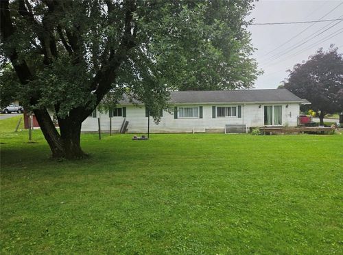 426 N Walnut St, Ligonier, PA, 15658-1036 | Card Image