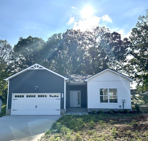221 Wayne Hall Rd, Clarksville, TN, 37040-3675 | Card Image