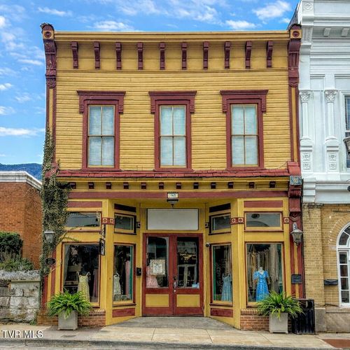 145 Main Street, Tazewell, VA, 24651 | Card Image