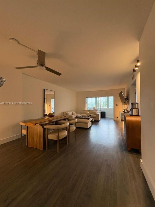 208-4200 Hillcrest Dr, Hollywood, FL, 33021-7935 | Card Image