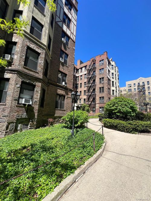 201-754 Brady Ave, Bronx, NY, 10462-2711 | Card Image