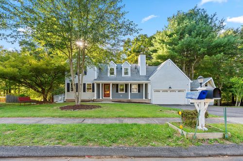 74 Clarence Ct, Middletown, CT, 06457-4057 | Card Image
