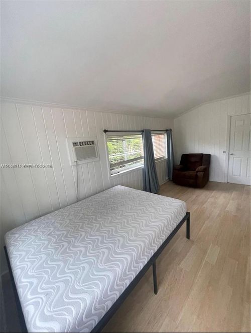 1-1211 Ne 130th St, North Miami, FL, 33161-4328 | Card Image