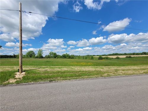 1568 Cinnamon Dr S, West Salem, OH, 44287-9422 | Card Image