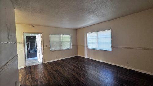 4-1522 Ne 34th Ct, Oakland Park, FL, 33334-5381 | Card Image