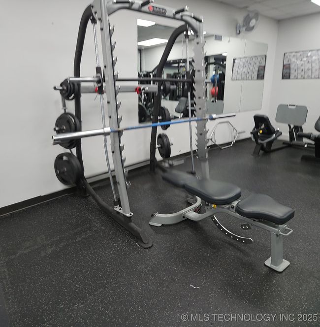 24 Hour Access to High End Gym Equipment | Image 23
