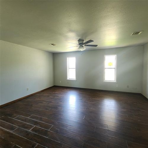 2413 7th St, Prague, OK, 74864-4102 | Card Image