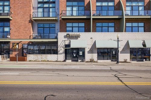 313-211 E 9 Mile Rd, Ferndale, MI, 48220-1968 | Card Image