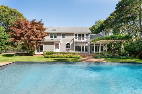 8 Mountain Laurel Ln, Southampton, NY, 11968-5414 | Card Image