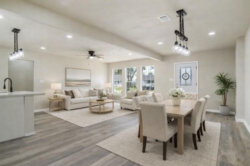 1120 17th Ave N, Texas City, TX, 77590-5715 | Card Image