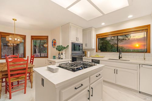 175 Grandview Ave, Novato, CA, 94945-3526 | Card Image