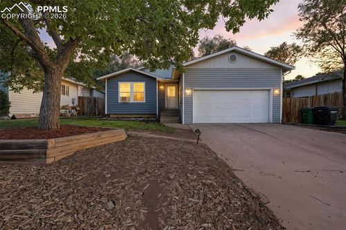 972 Columbine Ave, Colorado Springs, CO, 80904-2783 | Card Image