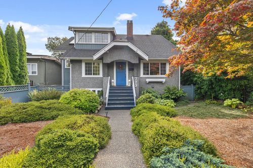 723 E 4th St, North Vancouver, BC, V7L1K1 | Card Image