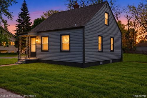 3060 Minerva St, Ferndale, MI, 48220-1016 | Card Image