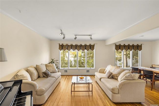 6 Melrose Ct, House other with 3 bedrooms, 2 bathrooms and null parking in Commack NY | Image 9