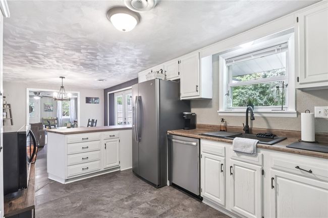 476 Trees Mills Rd, House other with 3 bedrooms, 1 bathrooms and 1 parking in Salem Twp - WML PA | Image 12