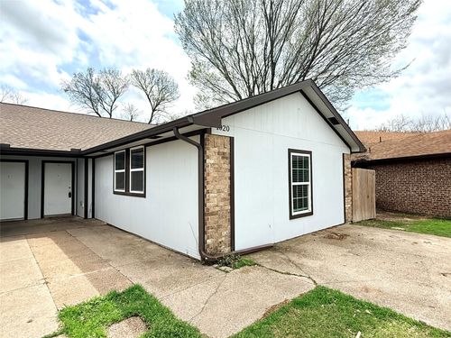 1020 Vera Ct, Irving, TX, 75060-6158 | Card Image