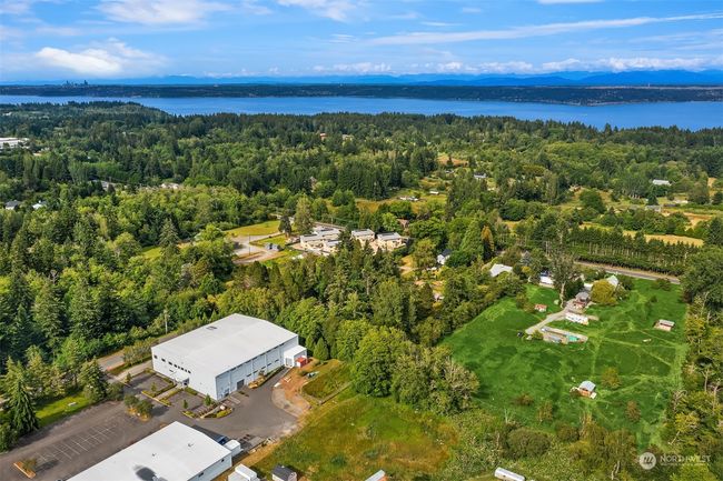 adjoins Vashon's Industrial core to the West | Image 20