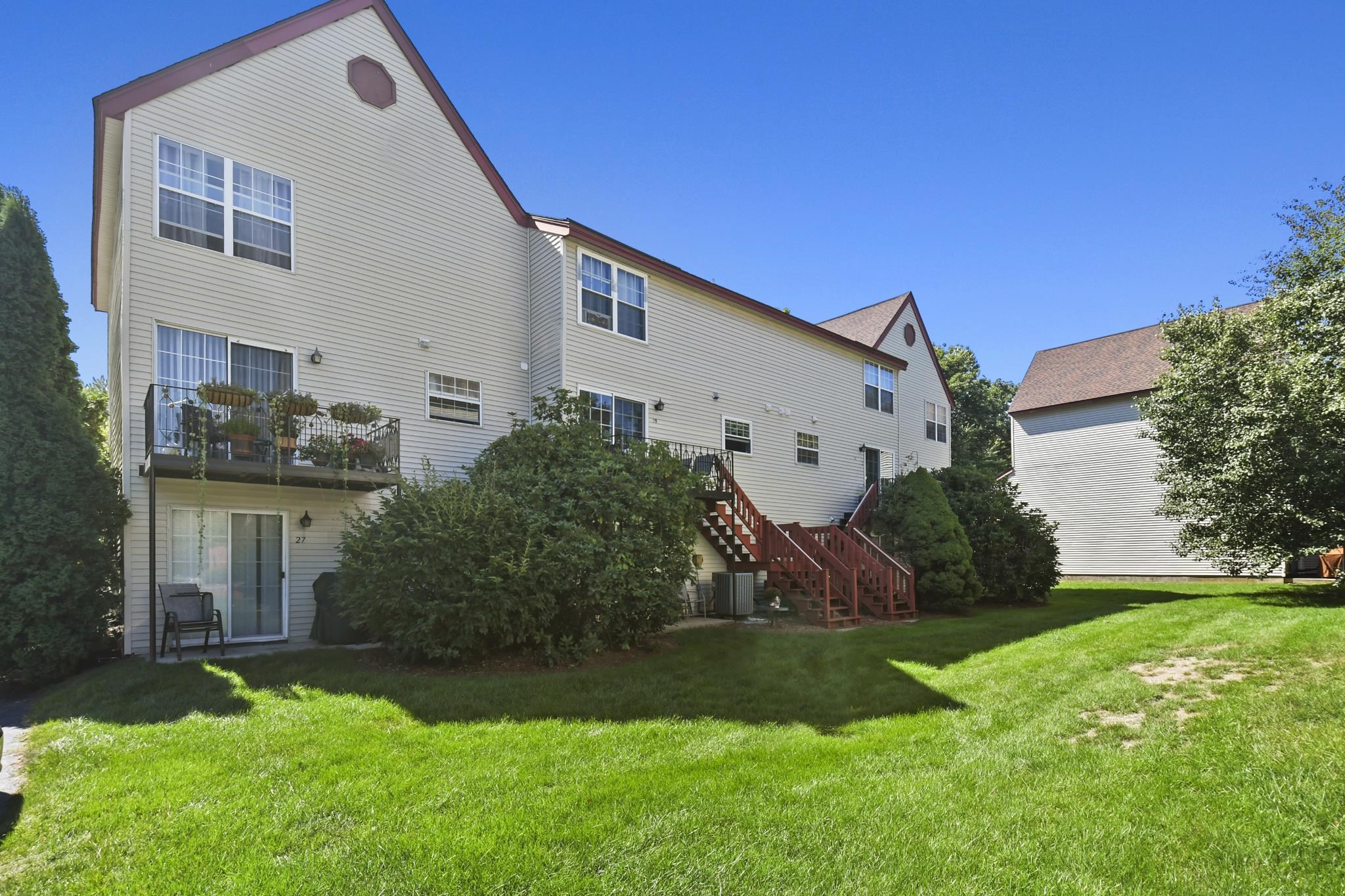Arlington St, Merrimack, NH 03054