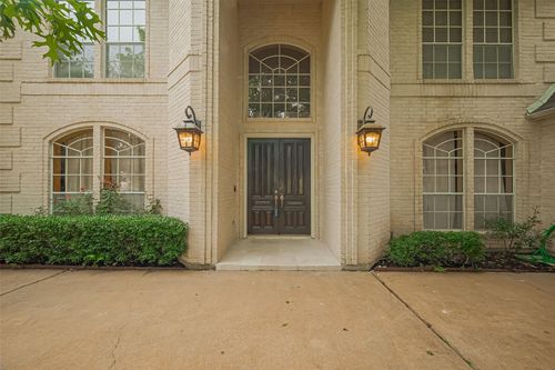 1123 Horseshoe Dr, Sugar Land, TX, 77478-3462 | Card Image