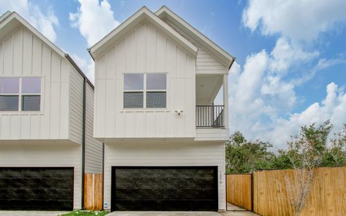 1616 Benson St, Houston, TX, 77020-2402 | Card Image