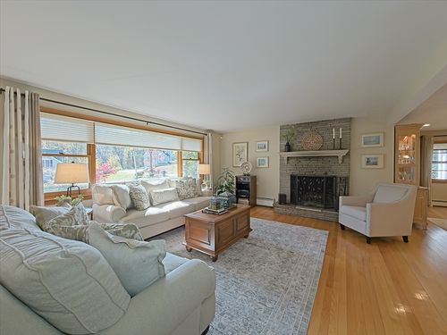 101 Bellevue Rd, Andover, MA, 01810-5318 | Card Image