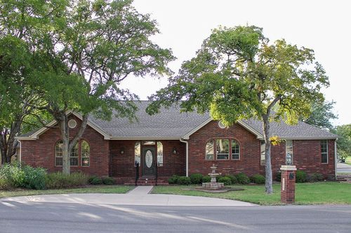 106 Vandeventer Dr, Burnet, TX, 78611-3521 | Card Image