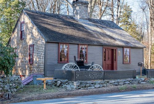 1724 South Rd, Kingston, RI, 02881-1722 | Card Image