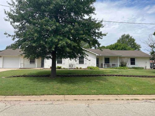 1504 N Stewart St, Wellington, KS, 67152-4629 | Card Image
