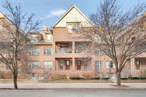 160 Tiffany Ln, Royal Oak, MI, 48067-3271 | Card Image