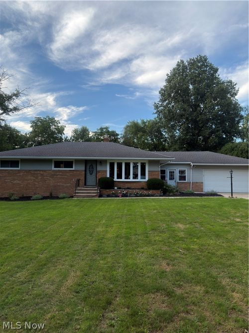 10000 Delsy Dr, North Royalton, OH, 44133-1406 | Card Image