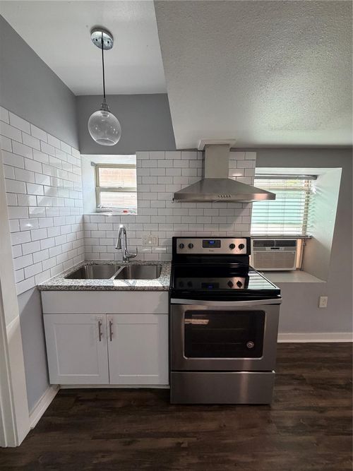 2-4630 Woodside St, Houston, TX, 77023-1360 | Card Image