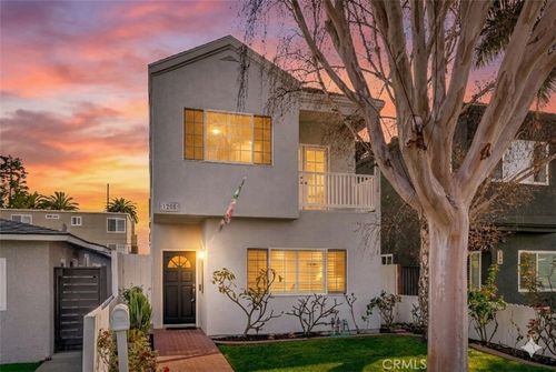 1208 California St, Huntington Beach, CA, 92648-4104 | Card Image