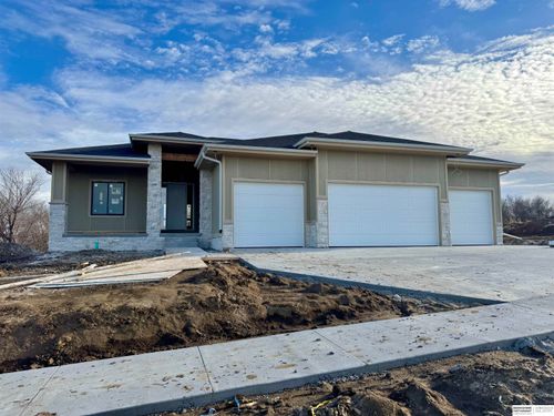 8958 Von St, Papillion, NE, 68046-5994 | Card Image