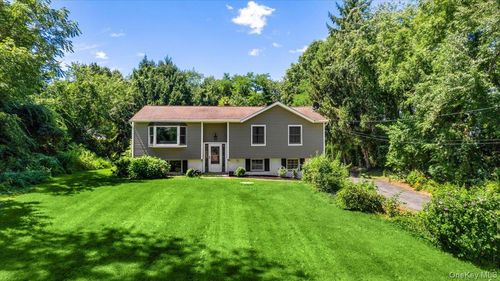 3 Jaycox Ln, East Fishkill, NY, 12533-8609 | Card Image
