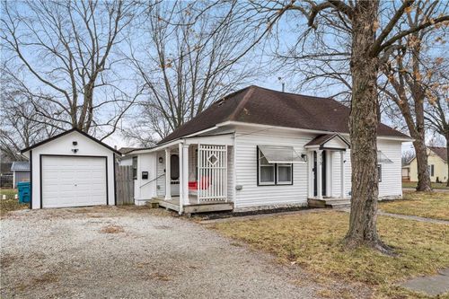 915 5th St, Osawatomie, KS, 66064-1222 | Card Image