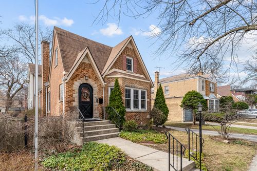 6714 N Ionia Ave, Chicago, IL, 60646-2837 | Card Image