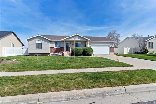 2001 S 1800 W, Syracuse, UT, 84075-9201 | Card Image