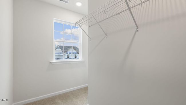 Closet | Image 17