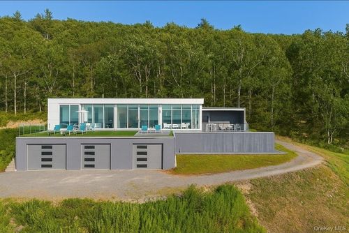 717 South Rd, Wurtsboro, NY, 12790-7422 | Card Image