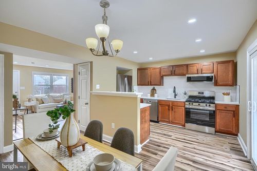 632 Charraway Rd, BALTIMORE, MD, 21229-4403 | Card Image