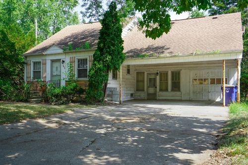 2476 Voorheis Rd, Waterford, MI, 48328-3947 | Card Image