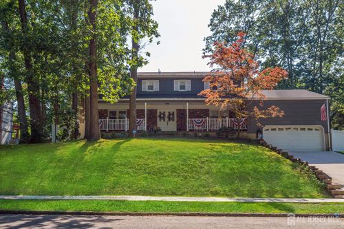 33 Oakcrest Dr, East Brunswick, NJ, 08816-4043 | Card Image