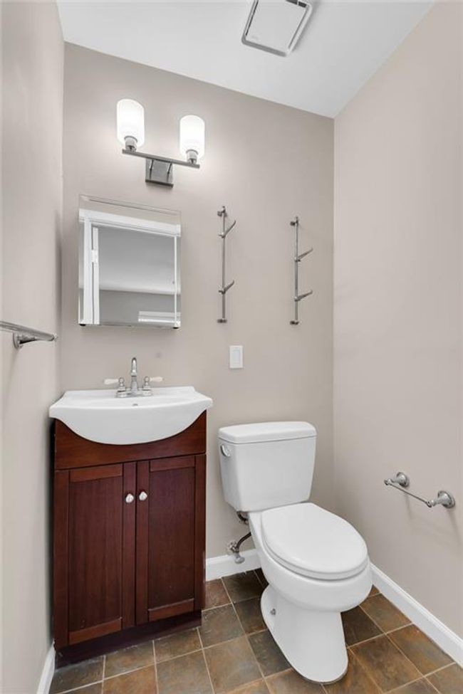 APT-3 - 129 Bay Ridge Pkwy, Home with 2 bedrooms, 2 bathrooms and null parking in Brooklyn NY | Image 9